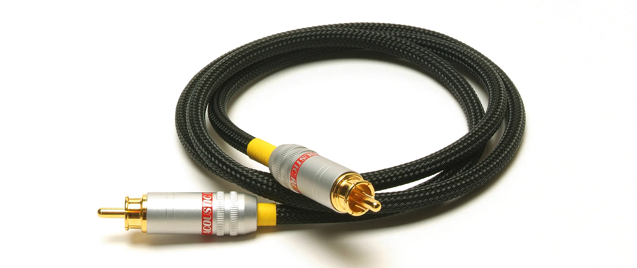 Zdjęcie przedstawia kable glodnikowe hi end z koncowkami acoustic revive.