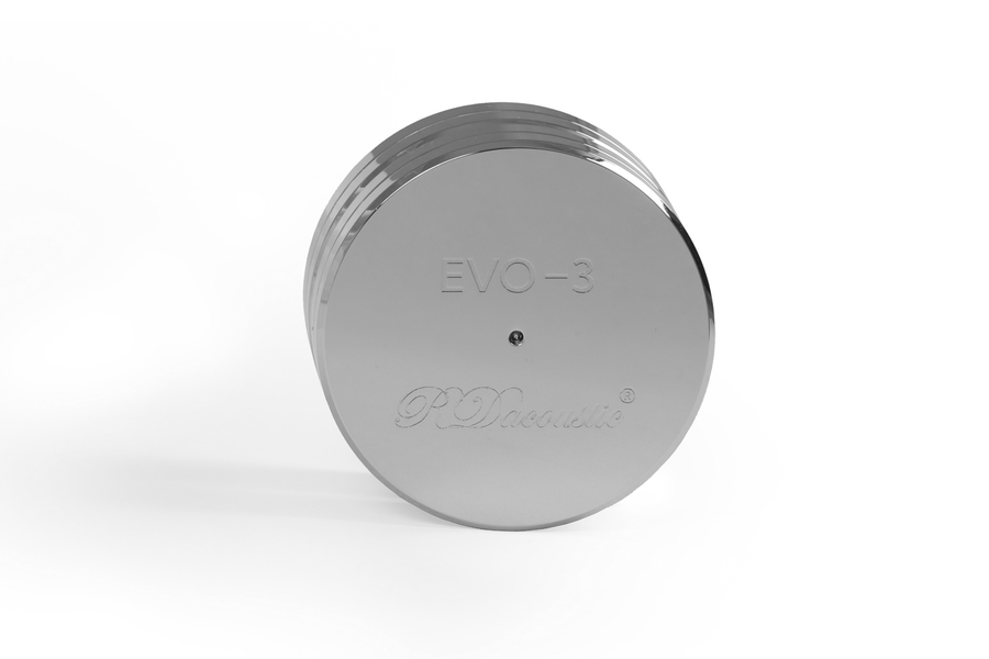 Srebrny izolator antywibracyjny EVO-3 marki RDacoustic pokazany od frontu na białym tle, Gdańsk, Sopot, Gdynia, Trójmiasto.
